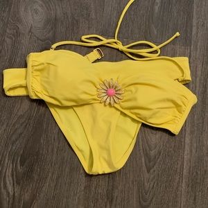 Victoria’s Secret bikini